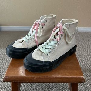Good News London High Top Canvas Sneakers Size US Women’s 8